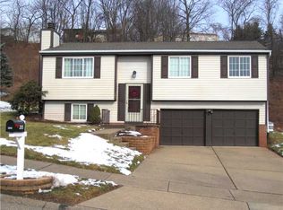 205 Darnley Dr, Coraopolis, PA 15108