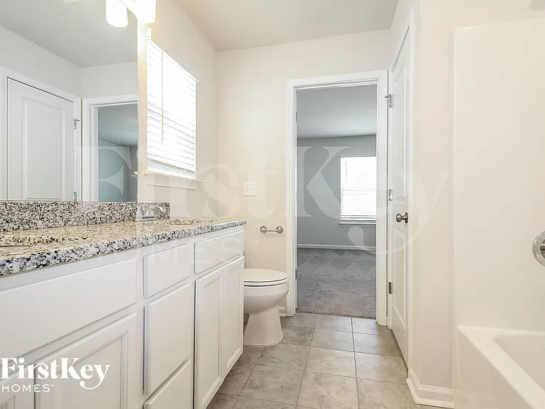 302 Ashborne Ln — Photo 13