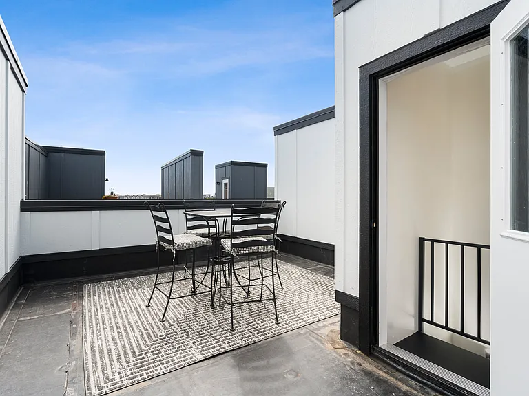 208 Gillis St #13 — Photo 7