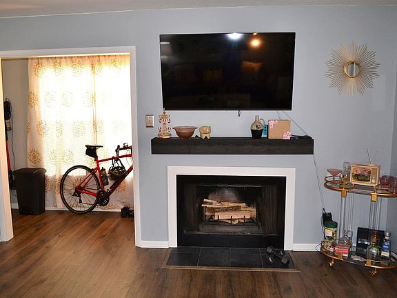 4th image of 1401 N Pierce St APT 10