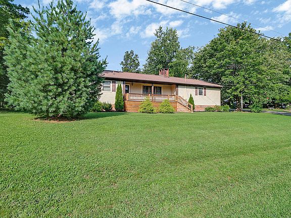 3rd image of 1019 Greenwood Dr