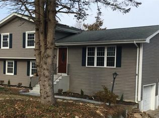 36 Polaris St, Groton, CT 06340