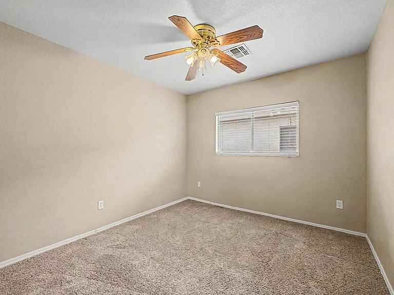 33856 N Cherry Creek Rd — Photo 17