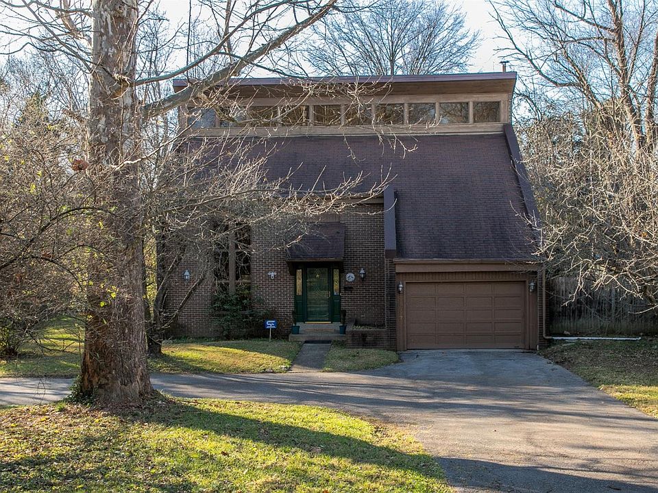 1st image of 3467 Lansdowne Dr