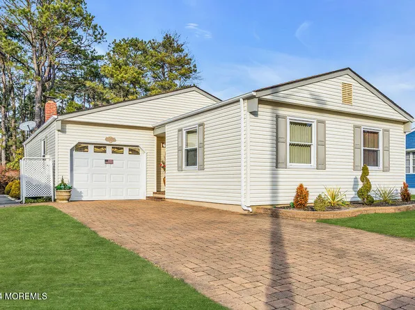 70 Guadalajara Drive, Toms River, NJ 08757