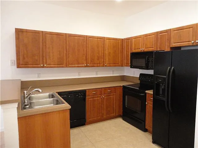 3 bed, 2.0 bath, 1464 sqft, $1,950 — Photo 3