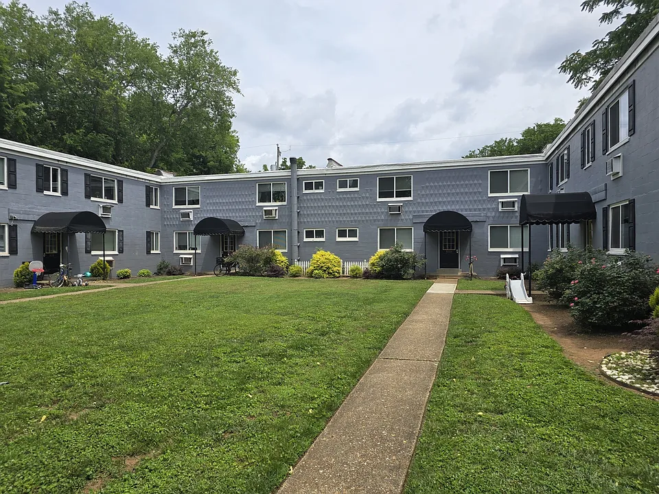 3206 Ellwood Ave #C