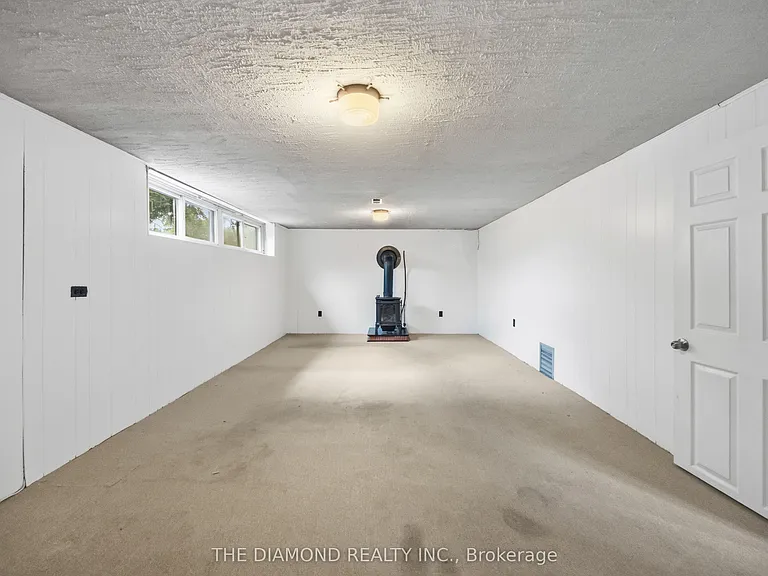 21 Jardine Pl — Photo 23