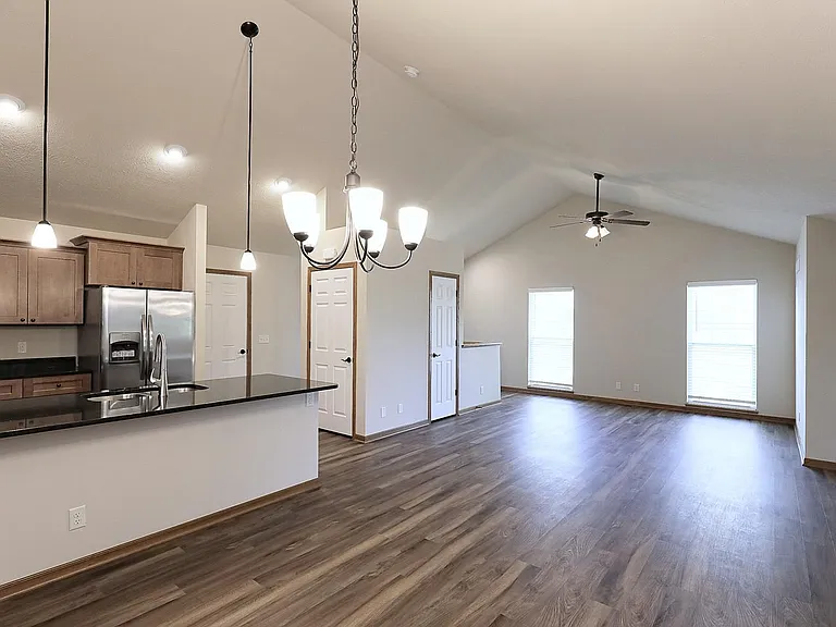 8334 Broken Ridge Dr — Photo 9