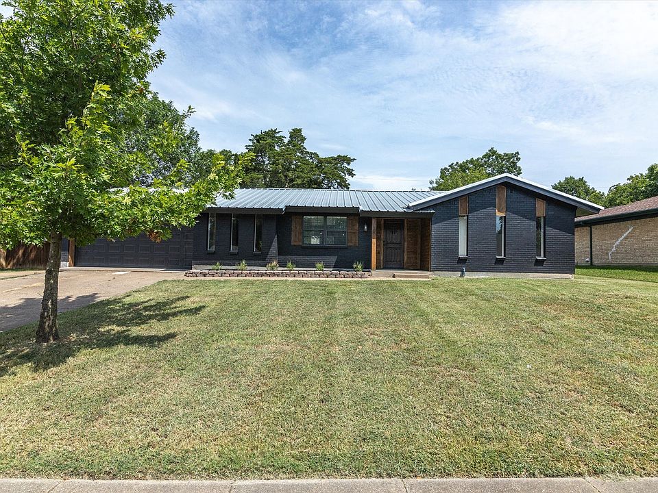 1st image of 2303 Woodlawn Dr