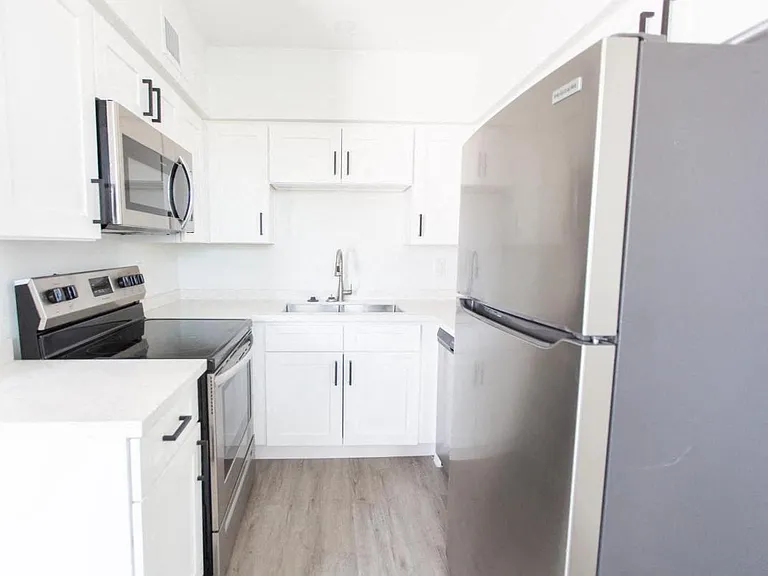 4119 N 11th Ave — Photo 3