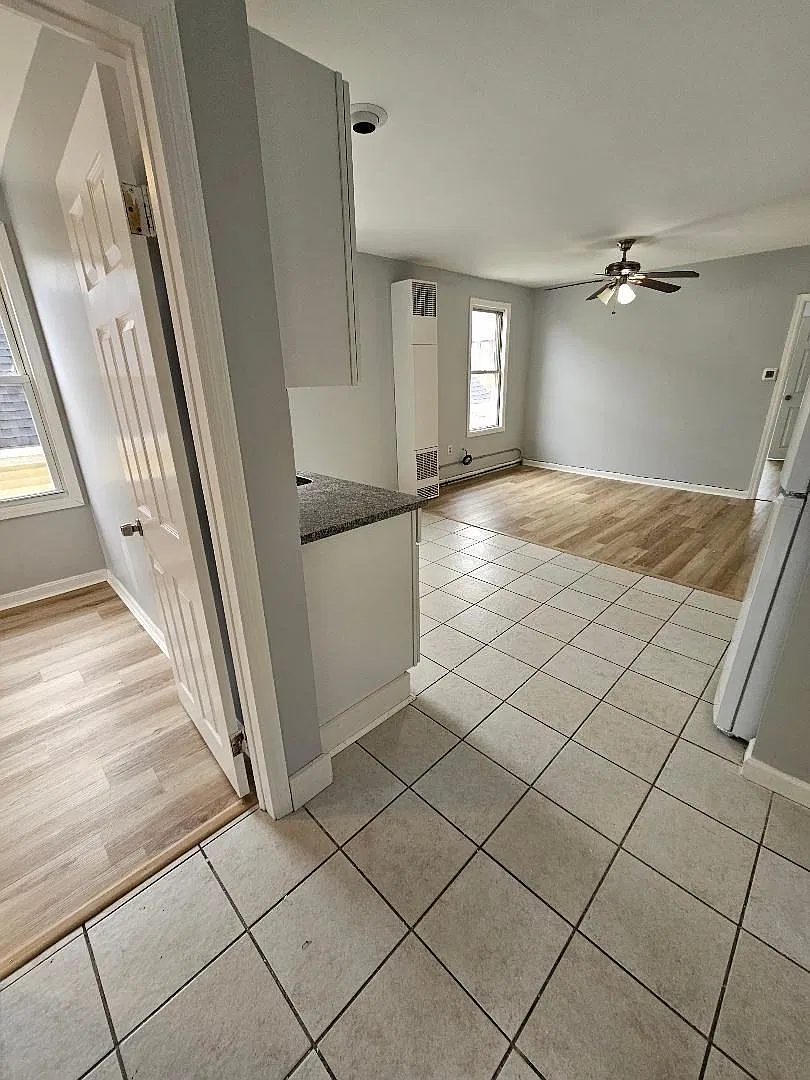 2 bed, 1000 sqft, $1,500 — Photo 4