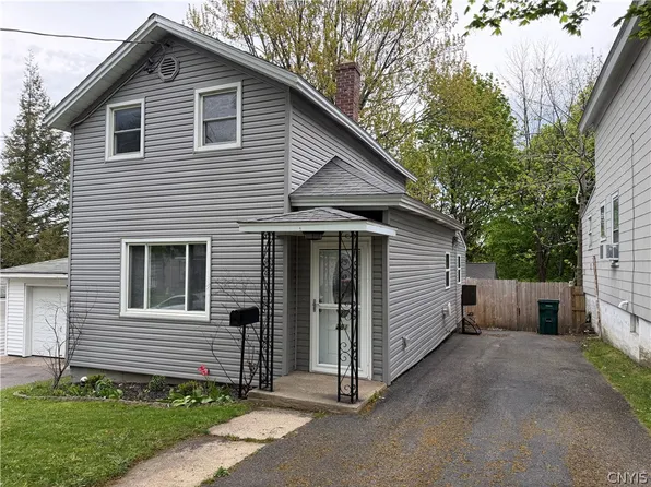 281 W 8th St, Oswego, NY 13126