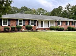 102 Bedford Rd, Greenwood, SC 29649