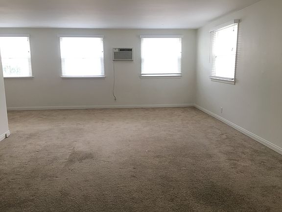 4th image of 4264 Cahuenga Blvd