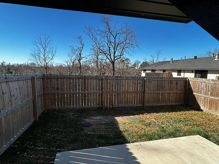 424 N F St — Photo 14