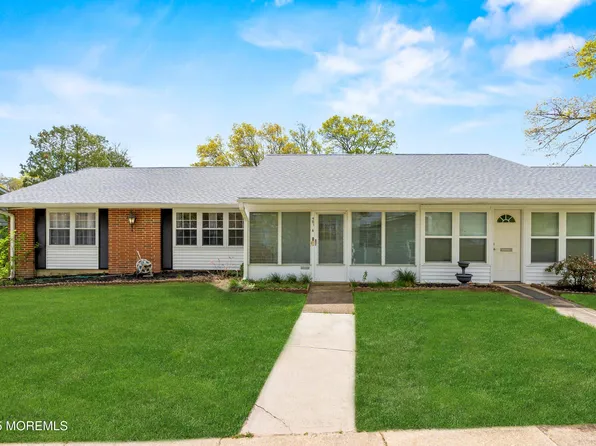 480A Thornbury Court, Lakewood, NJ 08701