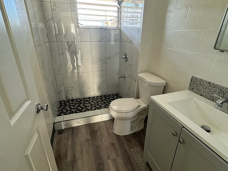 2116 Lime St #101 — Photo 4