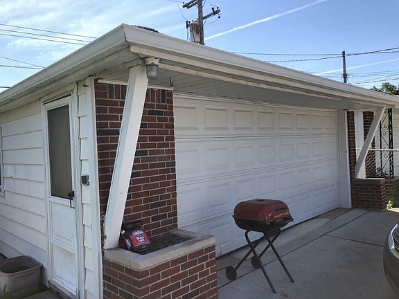 3rd image of 28076 Palmer Blvd