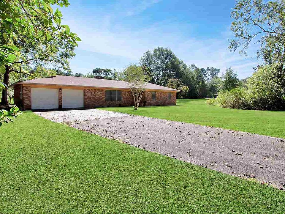 1st image of 70 Dogwood Ln