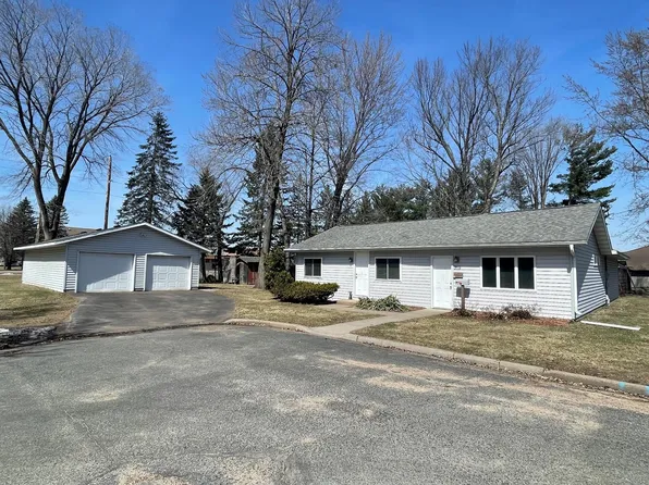 319 Cedar Ave E, Menomonie, WI 54751