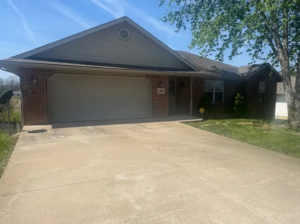 1526 La Hacienda Ct, Jefferson City, MO 65101