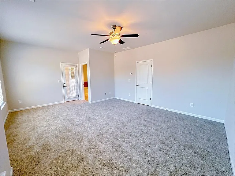 2586 Mills Commons Dr — Photo 18