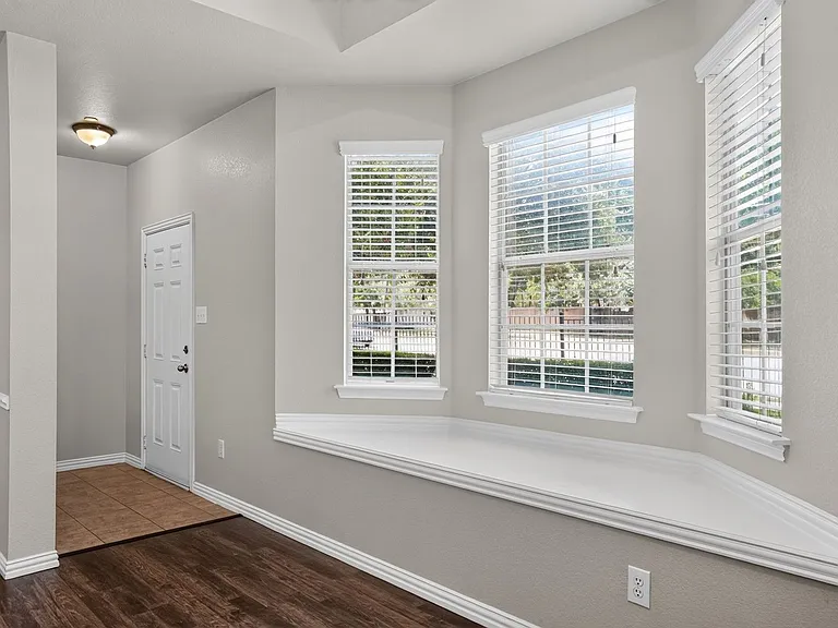 3112 Bedford Rd — Photo 5