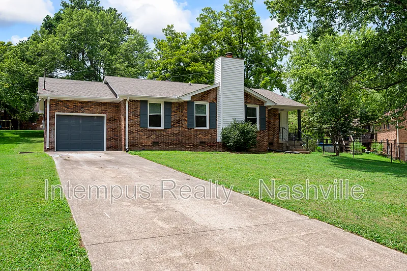 3 bed, 2.0 bath, 1275 sqft, $1,997 — Photo 2