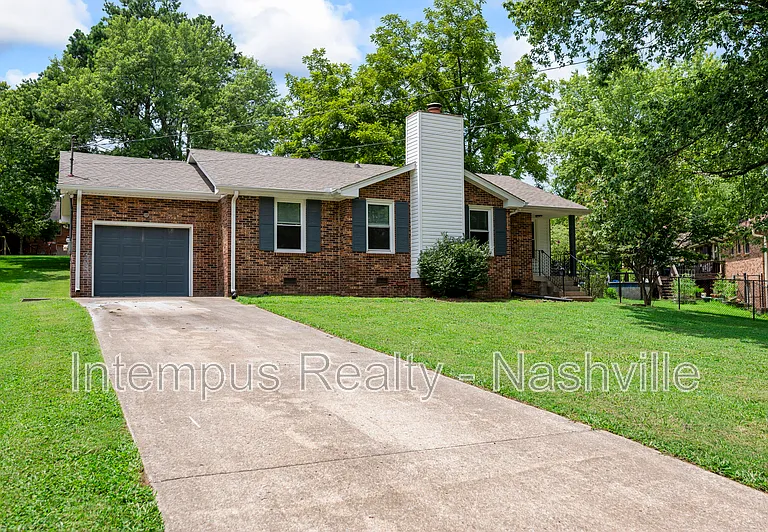 804 Norwalk Dr — Photo 2