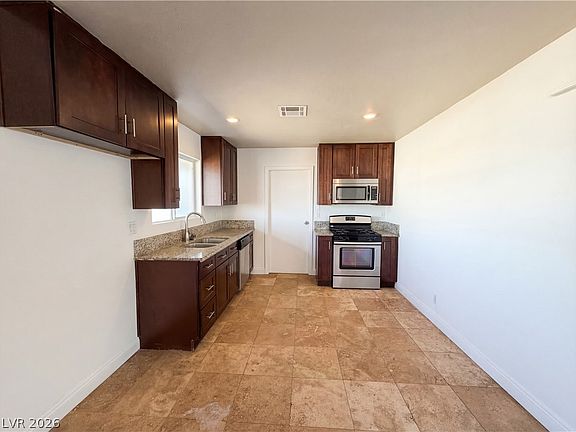 2nd image of 3101 E Bartlett Ave