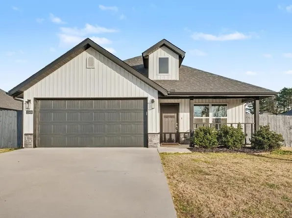 2509 S D St, Rogers, AR 72758