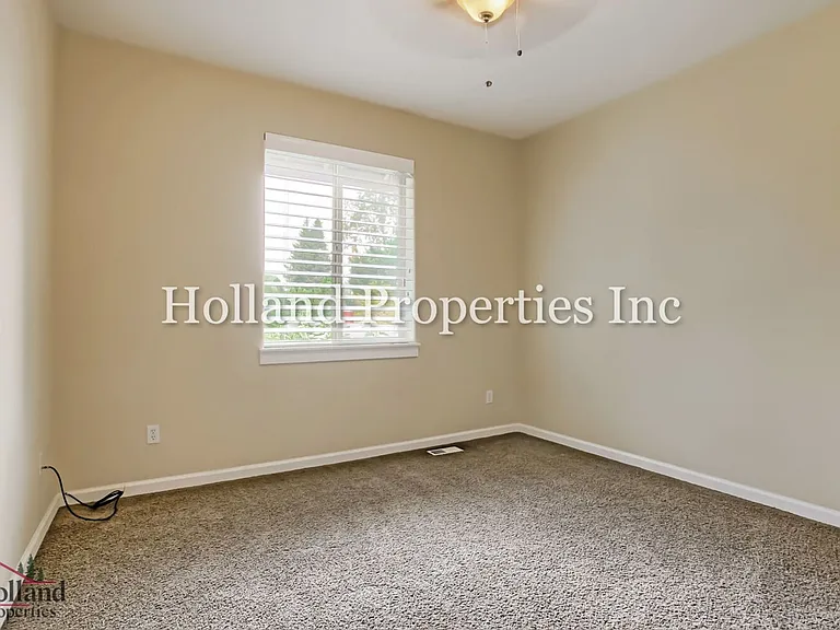 4949 SW 141st Ave — Photo 24