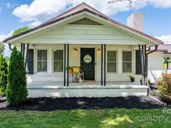 1300 State Highway 90 W, Taylorsville, NC 28681