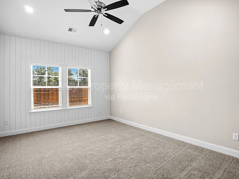 2106 SE Denmark Ave — Photo 11