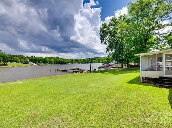 2474 Cottage Ln, Liberty Hill, SC 29074