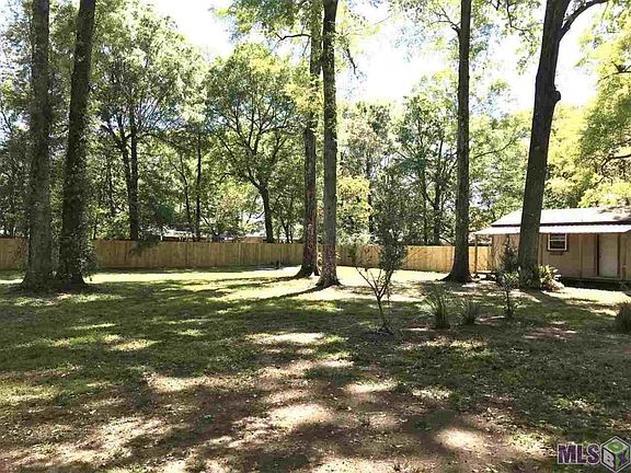 3rd image of 1060 Benton Ln