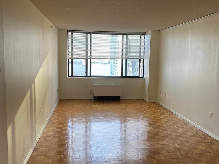 45 River Dr S #2215 — Photo 4
