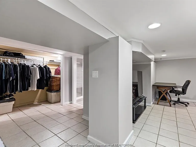 1640 Hall Ave #LOWER — Photo 4