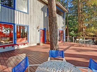 528 Island View Dr, Camano Island, WA 98282