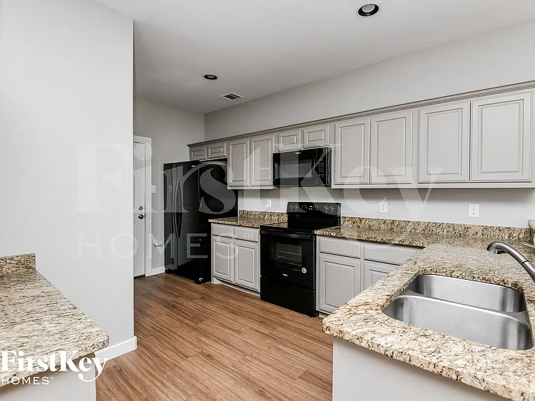 3611 Rio Blanco Dr — Photo 6