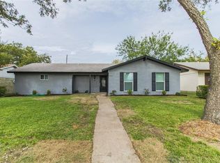 3403 Point East Dr, Mesquite, TX 75150