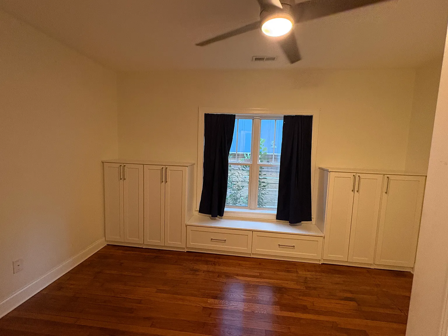 3 bed, 1262 sqft, $2,600 — Photo 4