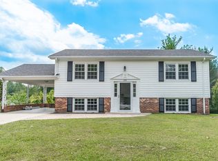 205 Burgundy Rd, Mount Airy, NC 27030