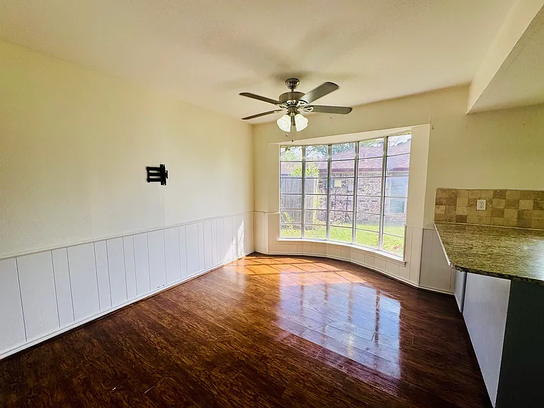 6010 Fawn Valley Ln — Photo 8