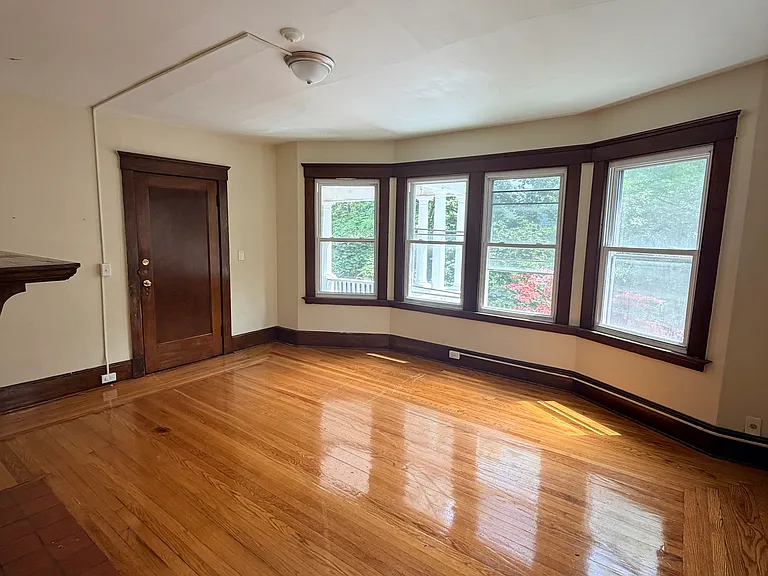 390 Ellsworth Ave #2 — Photo 2