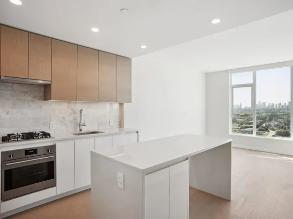 2186 Gilmore Ave N #2901, Burnaby, BC V5C 1V4