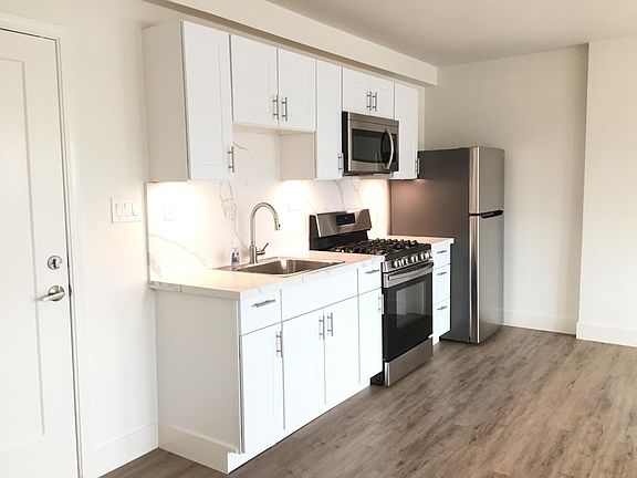 4th image of 3852 4th Ave Unit 4