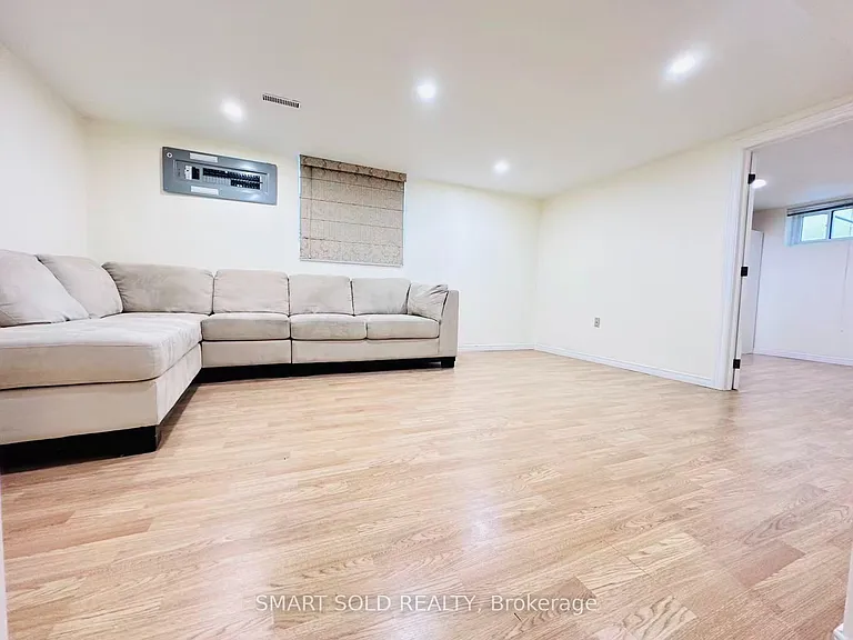 22 Hemingway Cres — Photo 20