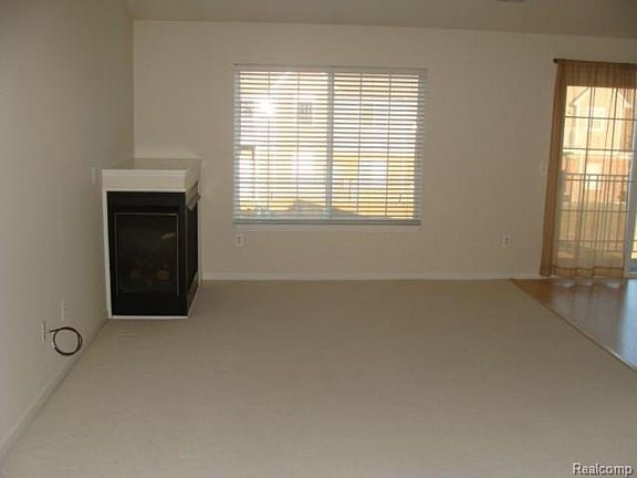 5th image of 54597 Monarch Dr